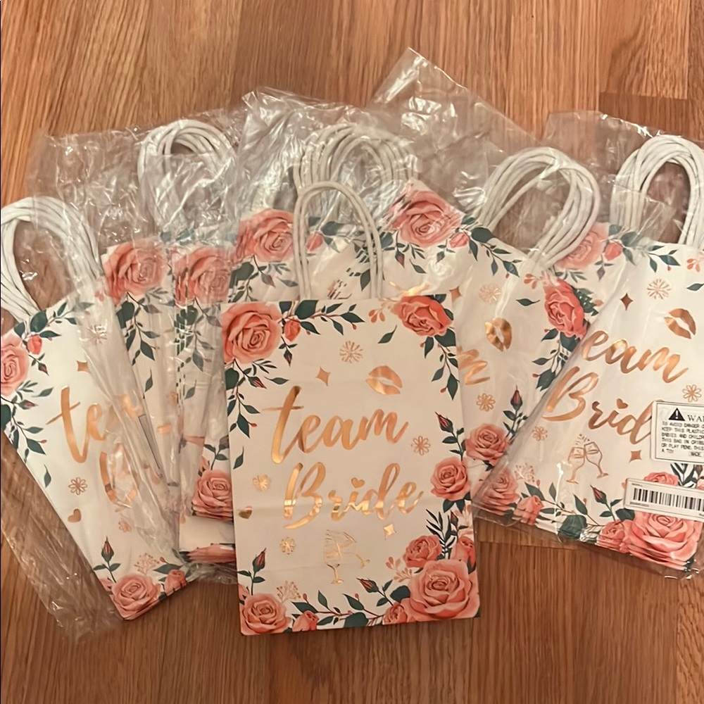 30 Team Bride Floral Gift Bags